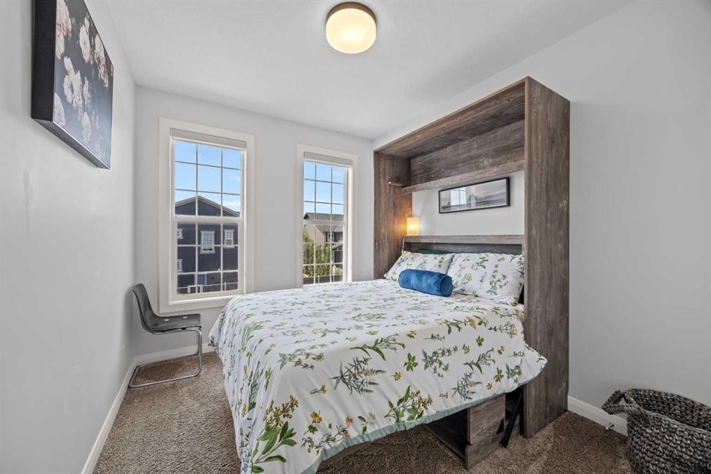 195 Evansfield Close Nw, Calgary, AB - Indoor Photo Showing Bedroom
