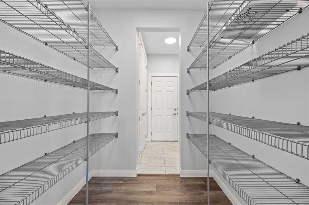 195 Evansfield Close Nw, Calgary, AB - Indoor With Storage