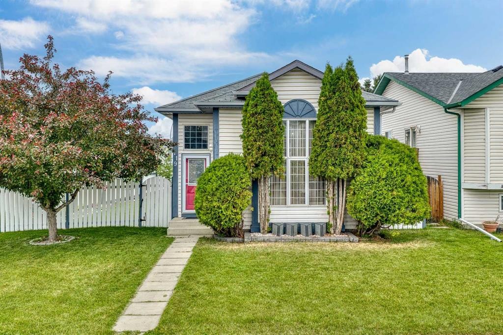 119 Applemont Close Se, Calgary, AB - Outdoor