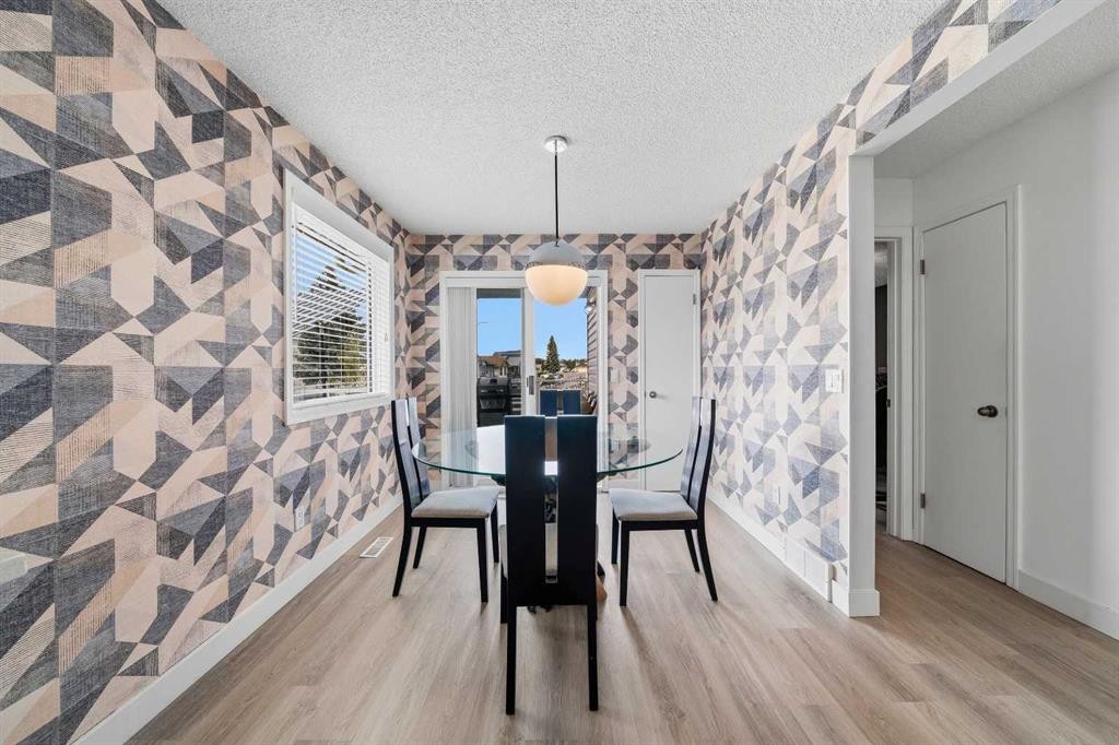 119 Applemont Close Se, Calgary, AB - Indoor