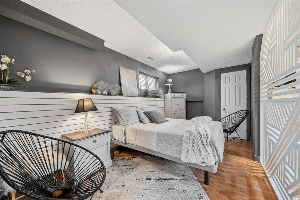 119 Applemont Close Se, Calgary, AB - Indoor Photo Showing Bedroom