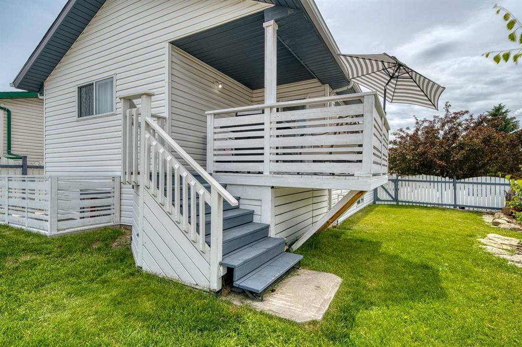 119 Applemont Close Se, Calgary, AB - Outdoor