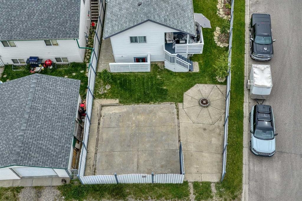 119 Applemont Close Se, Calgary, AB - Outdoor With Exterior