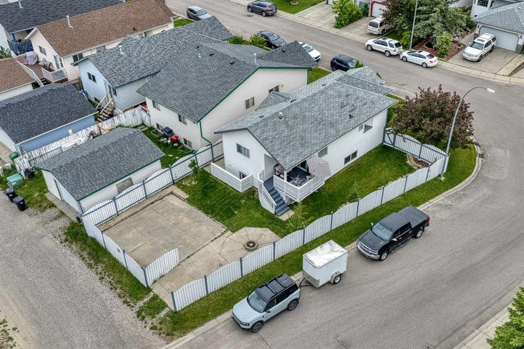 119 Applemont Close Se, Calgary, AB - Outdoor
