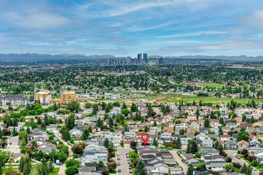 119 Applemont Close Se, Calgary, AB - Outdoor With View