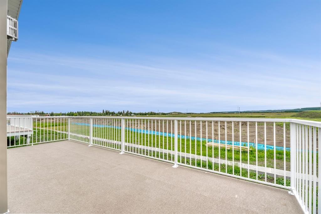 164 Ridgestone Lane, Diamond Valley, AB - Outdoor