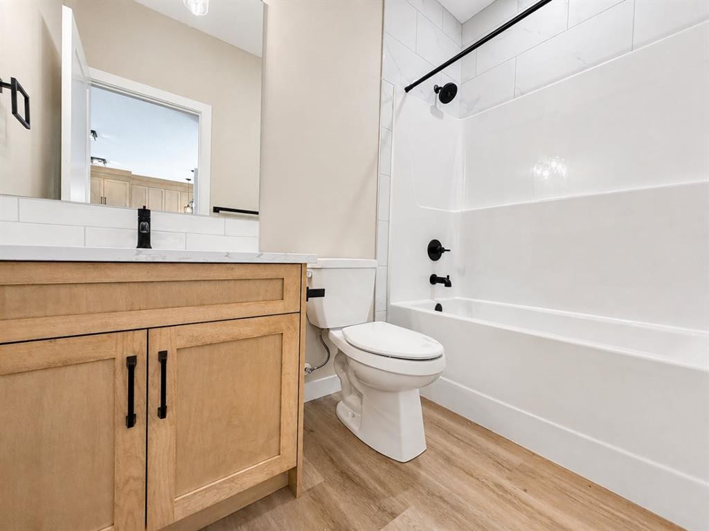164 Ridgestone Lane, Diamond Valley, AB - Indoor Photo Showing Bathroom