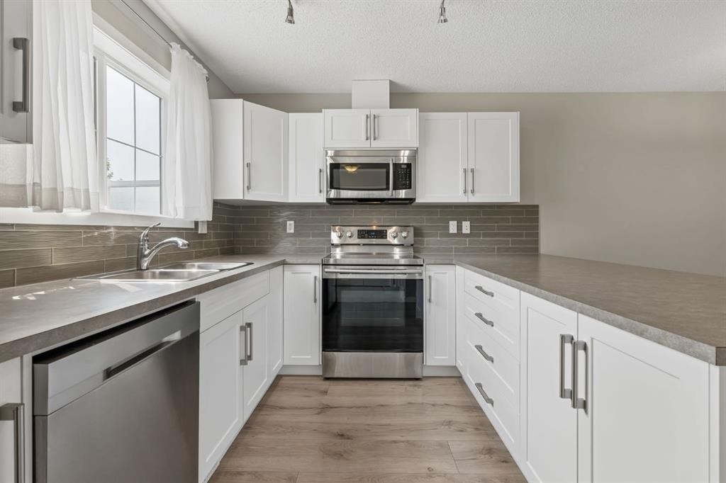 268 Sunset Road, Cochrane, AB
