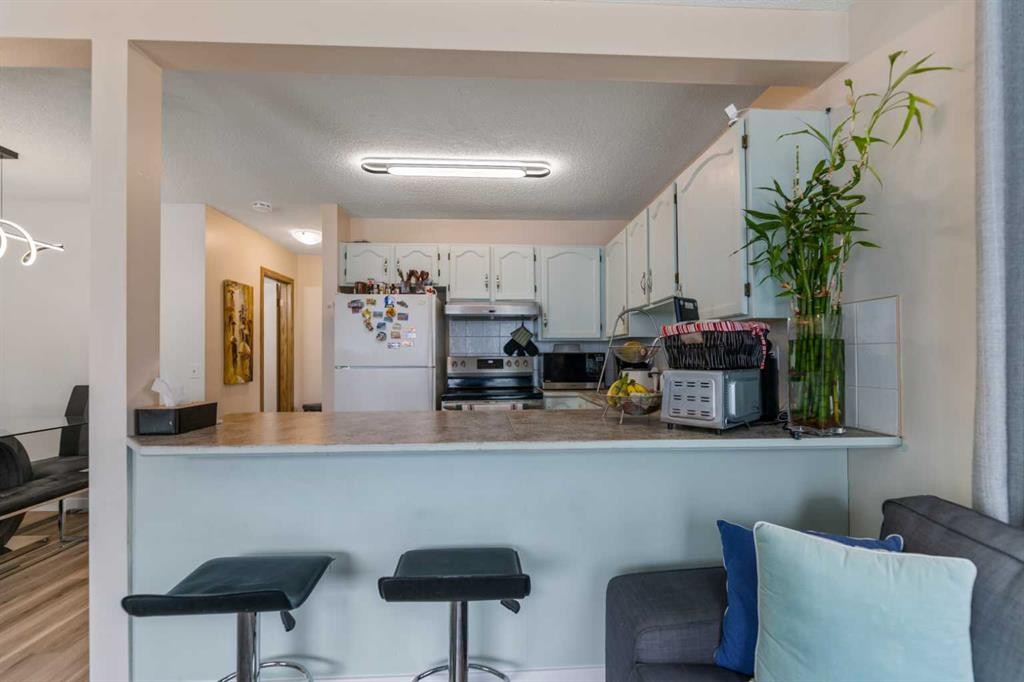 4 Millview Green Sw, Calgary, AB