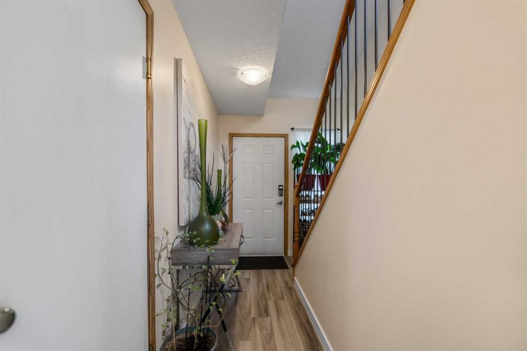 4 Millview Green Sw, Calgary, AB