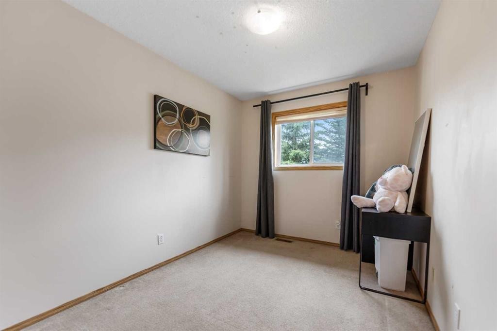 4 Millview Green Sw, Calgary, AB