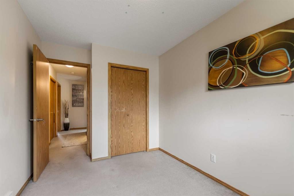 4 Millview Green Sw, Calgary, AB