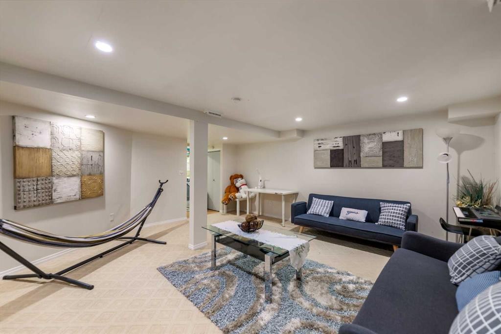 4 Millview Green Sw, Calgary, AB
