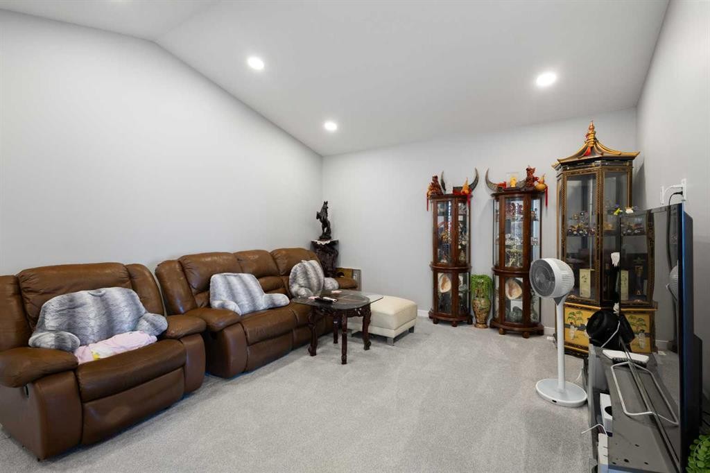 35 Lucas Passage Nw, Calgary, AB - Indoor