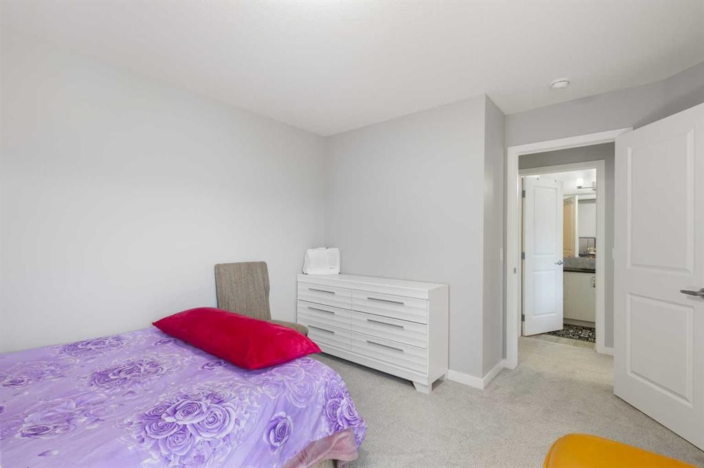 35 Lucas Passage Nw, Calgary, AB - Indoor Photo Showing Bedroom