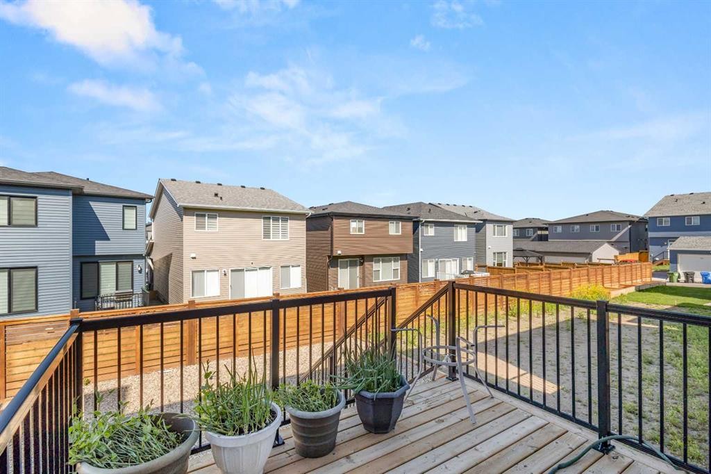 35 Lucas Passage Nw, Calgary, AB - Outdoor With Exterior