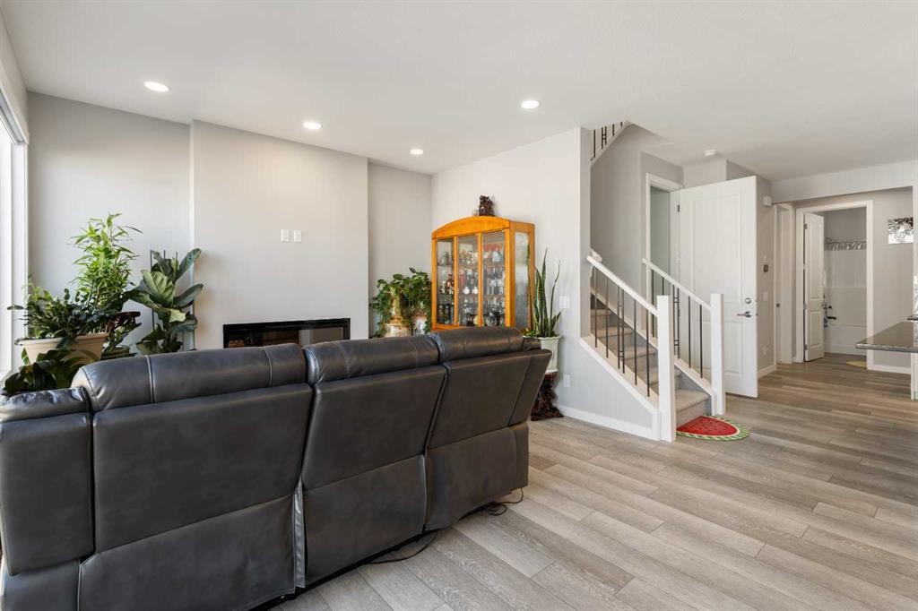 35 Lucas Passage Nw, Calgary, AB - Indoor
