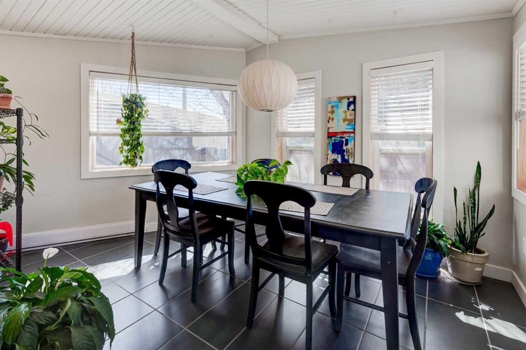 92 Chinook Drive Sw, Calgary, AB