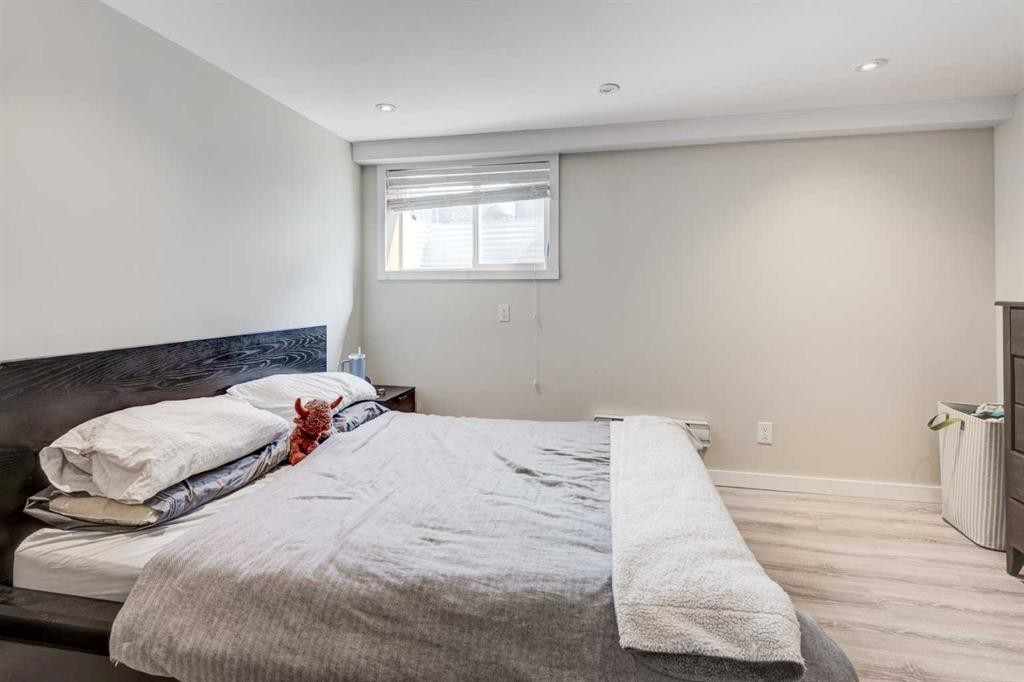 92 Chinook Drive Sw, Calgary, AB