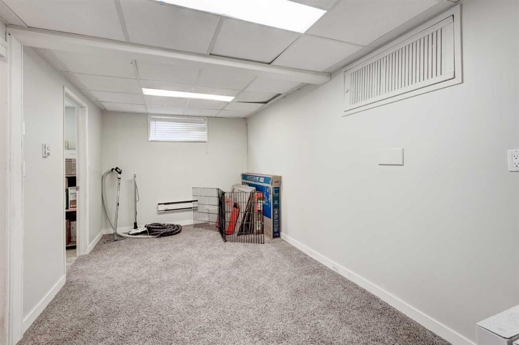 92 Chinook Drive Sw, Calgary, AB