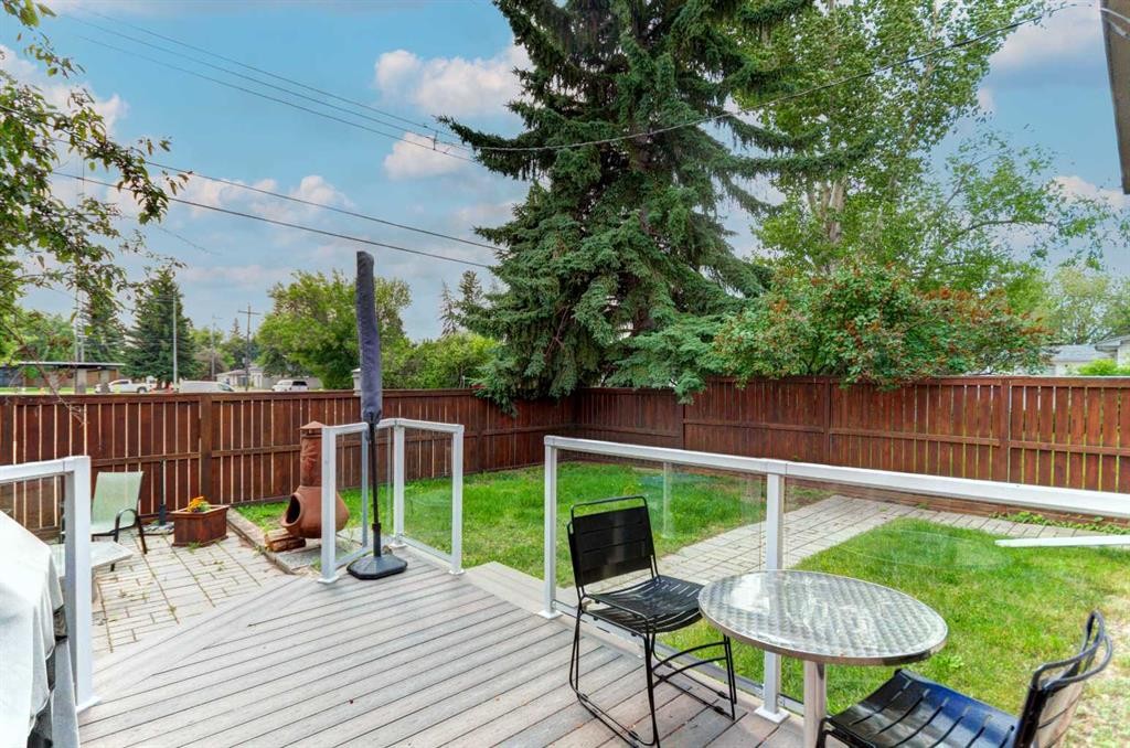 92 Chinook Drive Sw, Calgary, AB