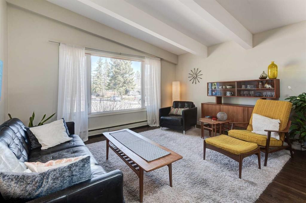 92 Chinook Drive Sw, Calgary, AB