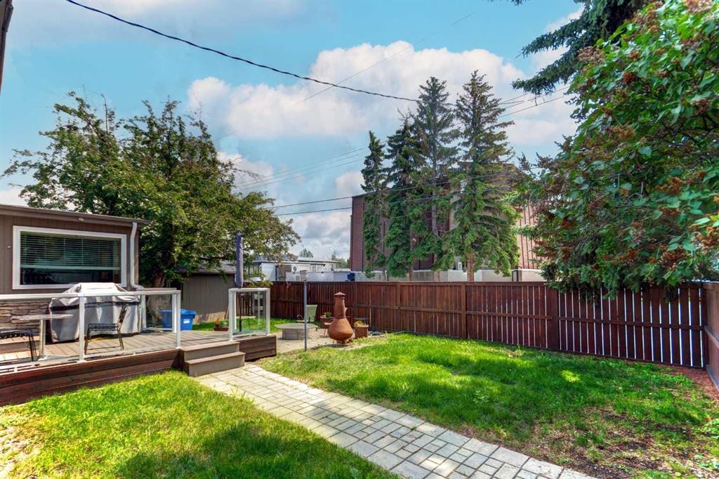 92 Chinook Drive Sw, Calgary, AB