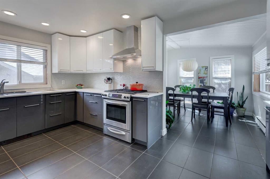 92 Chinook Drive Sw, Calgary, AB