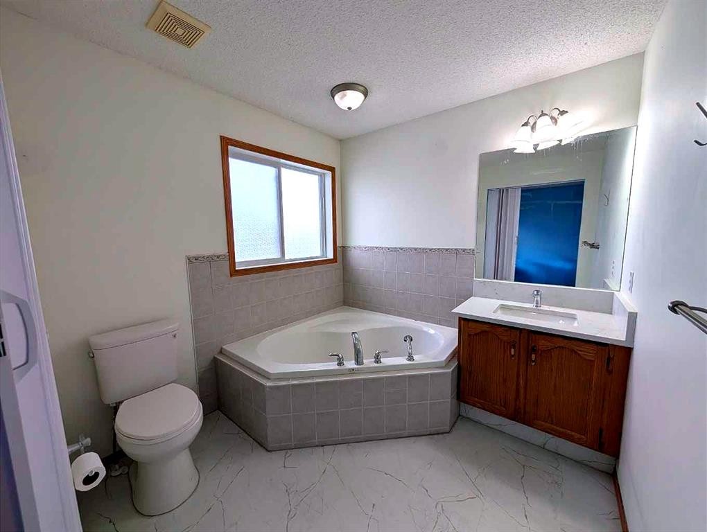 151 Taracove Estate Drive Ne, Calgary, AB