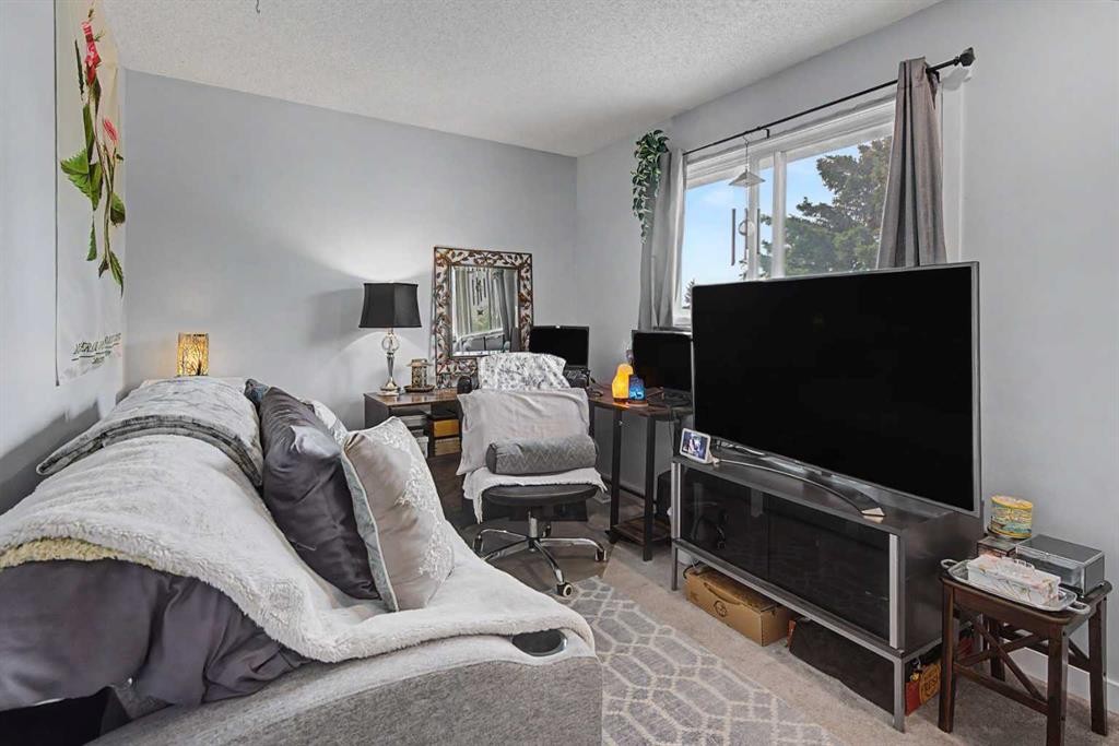 304 Shawcliffe Circle Sw, Calgary, AB