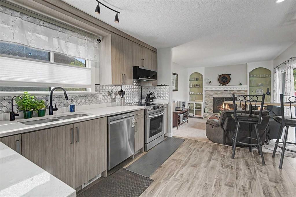 304 Shawcliffe Circle Sw, Calgary, AB
