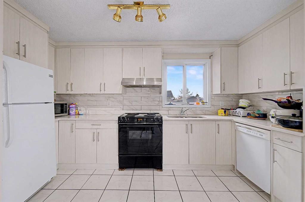 48 Whitworth Way Ne, Calgary, AB