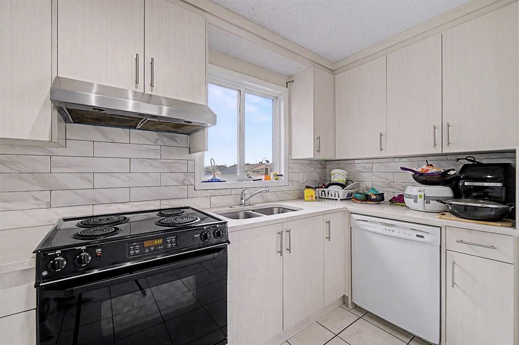 48 Whitworth Way Ne, Calgary, AB