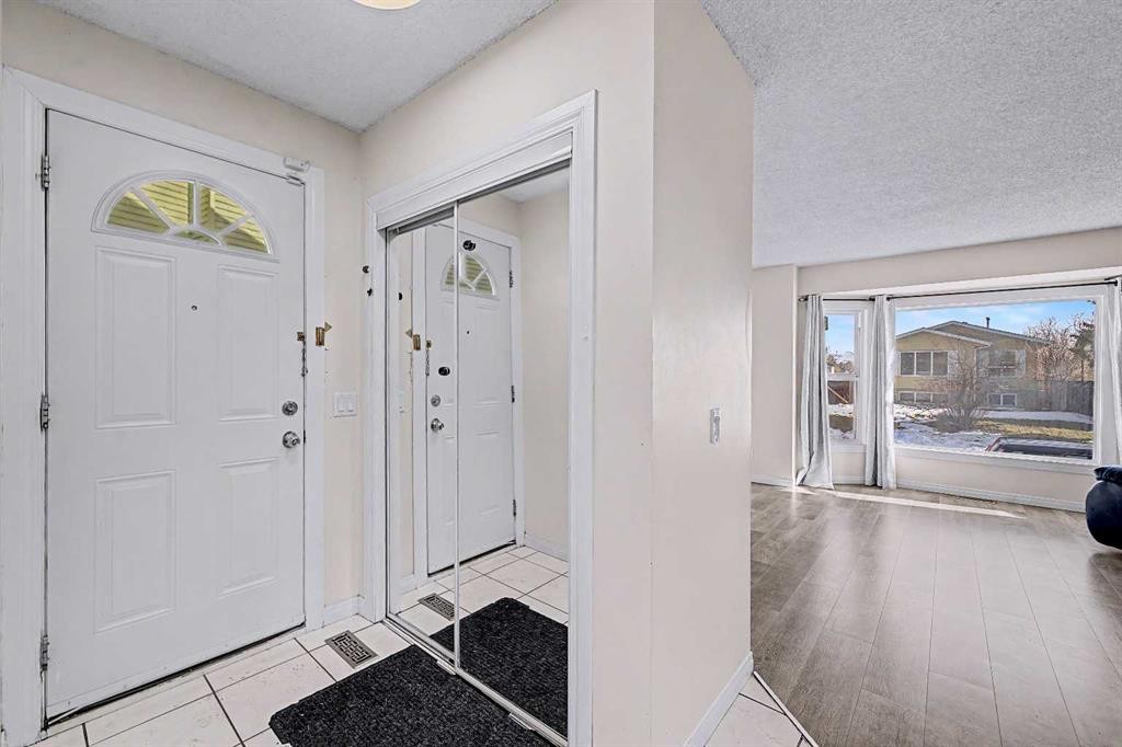 48 Whitworth Way Ne, Calgary, AB