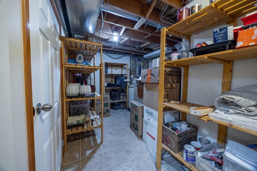 19 Mckenzie Lake Manor Se, Calgary, AB - Indoor