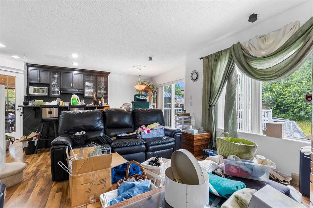 303 Bridlemeadows Common Sw, Calgary, AB
