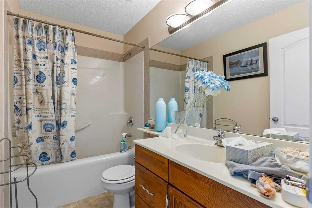 303 Bridlemeadows Common Sw, Calgary, AB