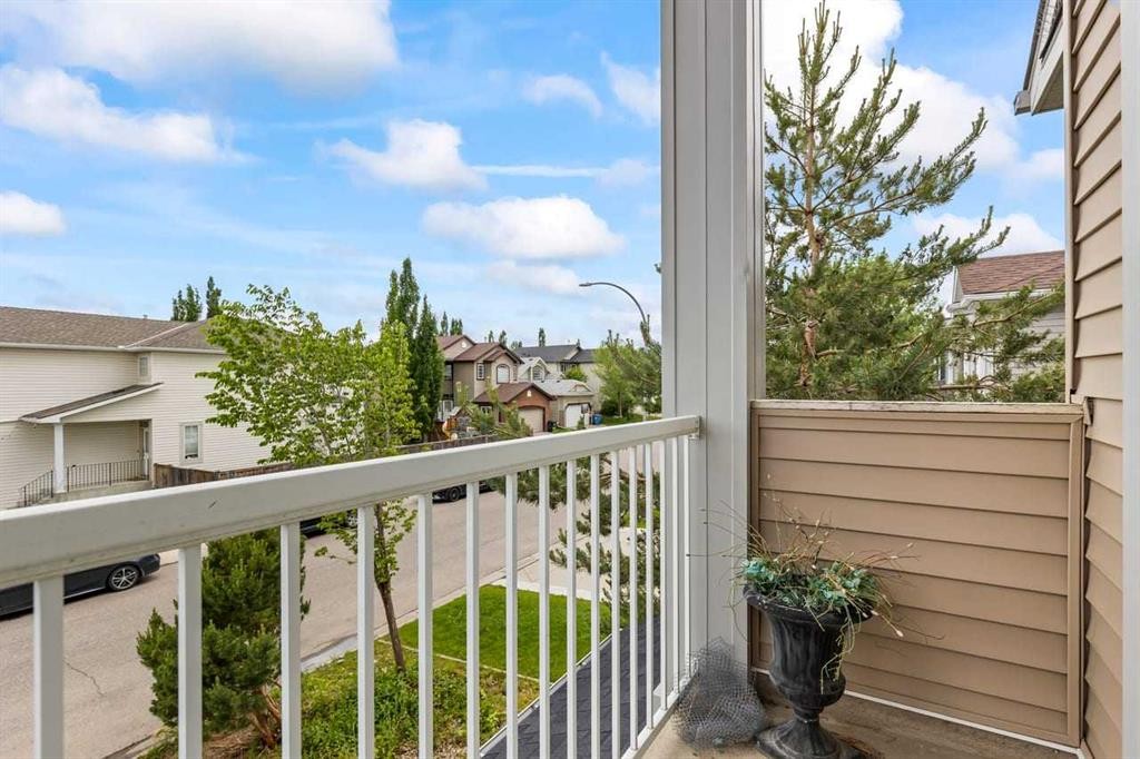 303 Bridlemeadows Common Sw, Calgary, AB