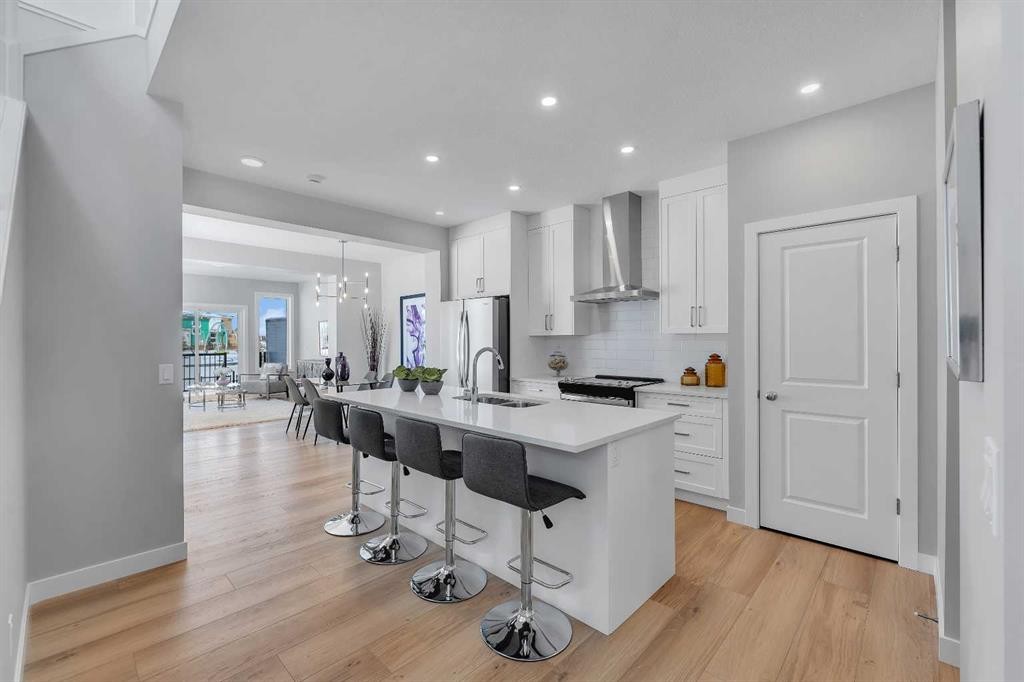 390 South Shore Drive, Chestermere, AB - Indoor Photo Showing Kitchen With Upgraded Kitchen