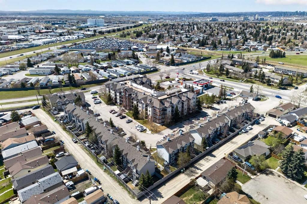 32 Erin Woods Court Se, Calgary, AB