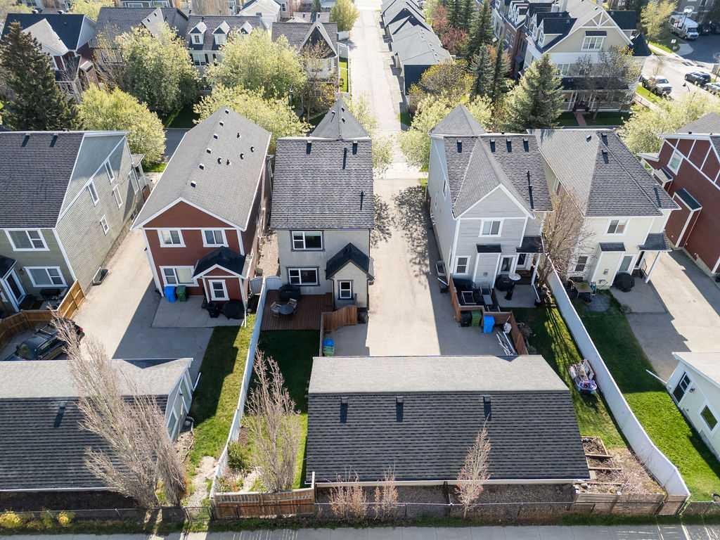 122 Ypres Green Sw, Calgary, AB - Outdoor