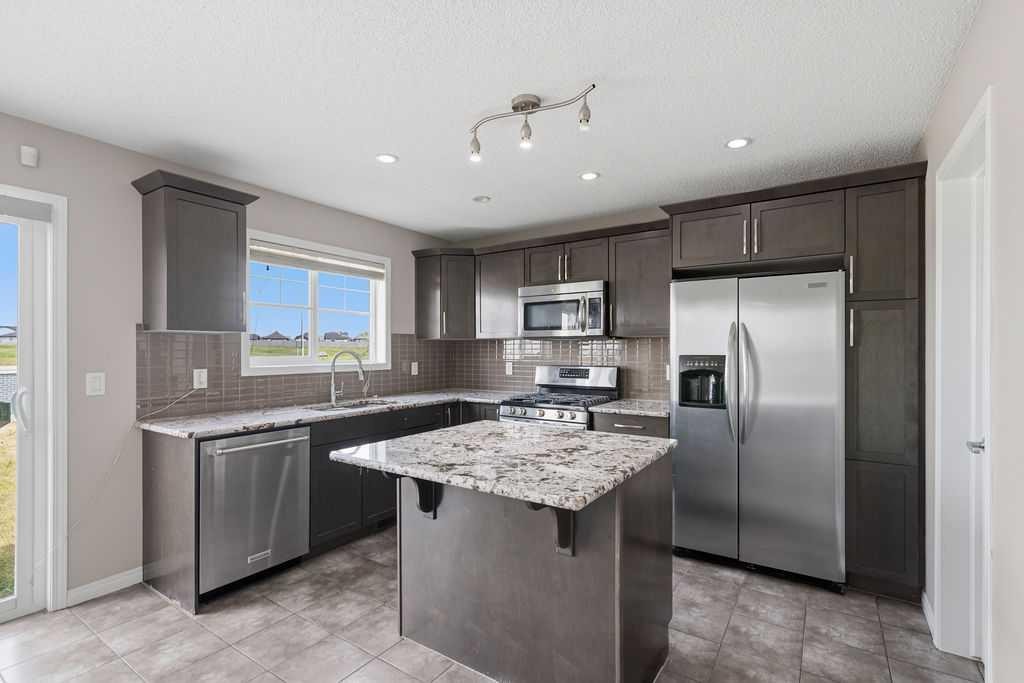 205 Cityscape Gardens Ne, Calgary, AB - Indoor Photo Showing Kitchen With Upgraded Kitchen