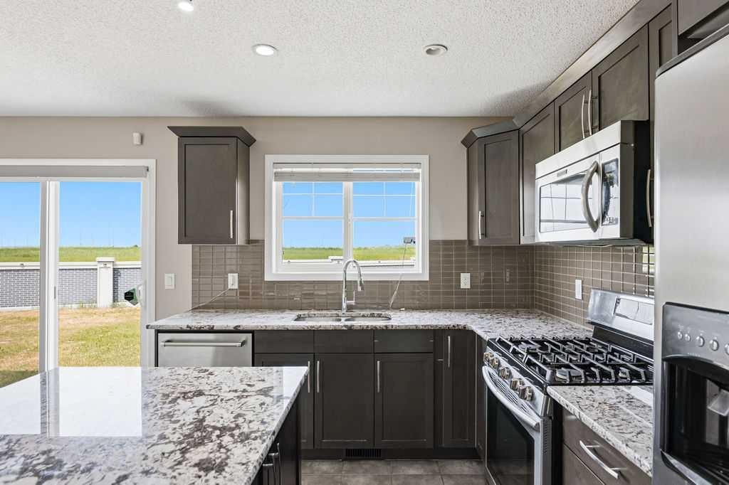 205 Cityscape Gardens Ne, Calgary, AB - Indoor Photo Showing Kitchen With Upgraded Kitchen