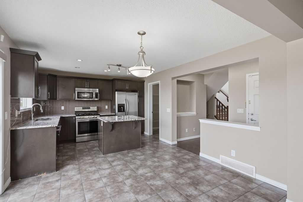 205 Cityscape Gardens Ne, Calgary, AB - Indoor Photo Showing Kitchen