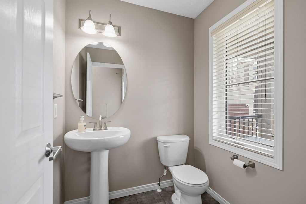 205 Cityscape Gardens Ne, Calgary, AB - Indoor Photo Showing Bathroom