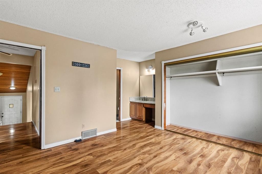 72 Templeson Way Ne, Calgary, AB - Indoor Photo Showing Other Room