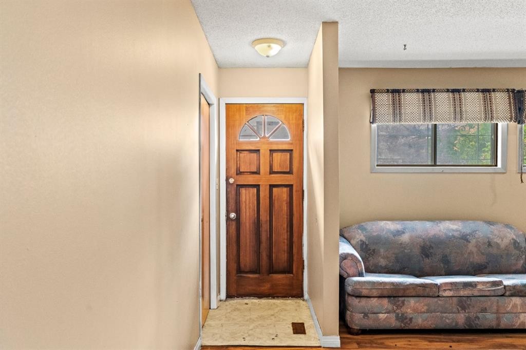 72 Templeson Way Ne, Calgary, AB - Indoor Photo Showing Other Room