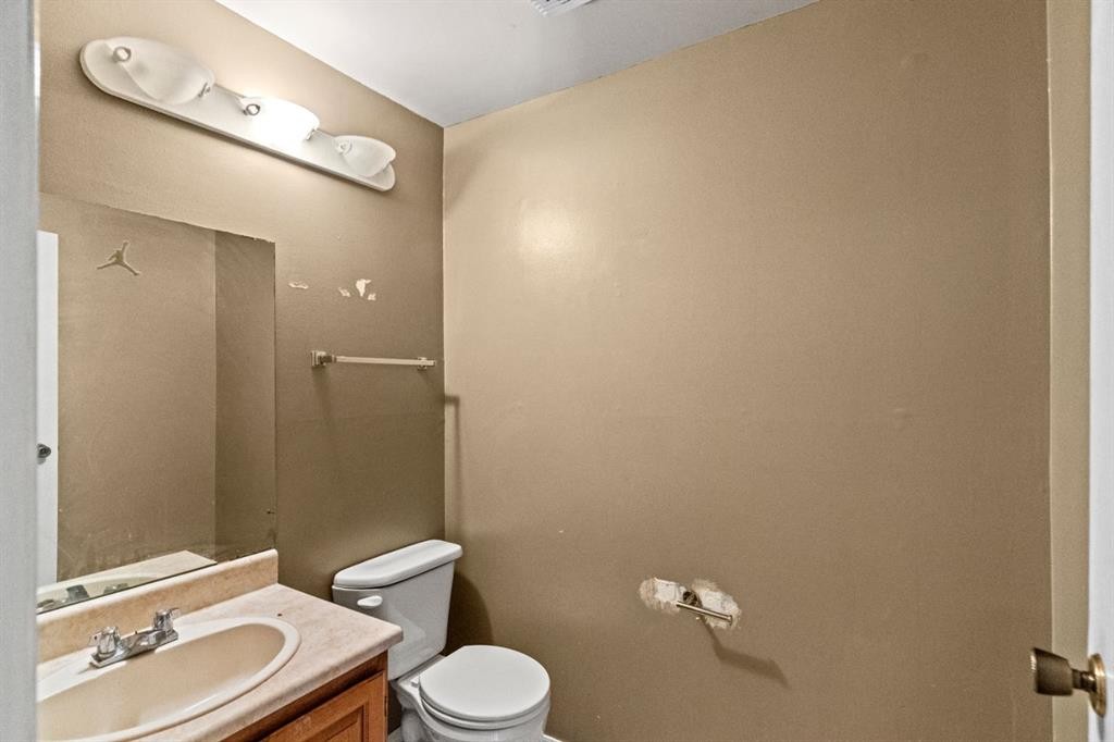 72 Templeson Way Ne, Calgary, AB - Indoor Photo Showing Bathroom