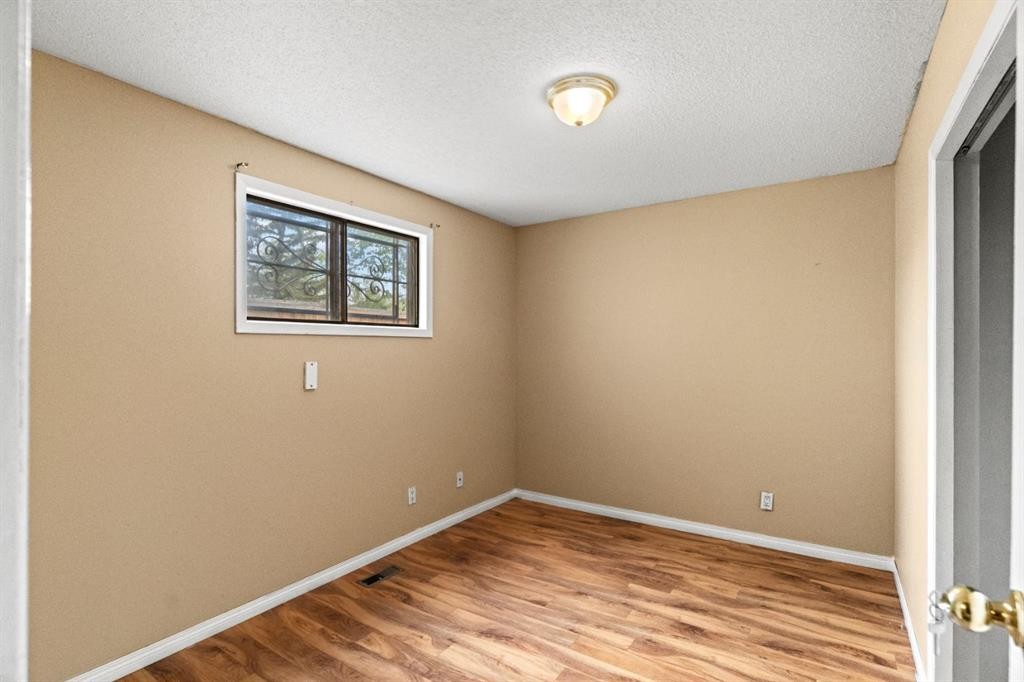 72 Templeson Way Ne, Calgary, AB - Indoor Photo Showing Other Room