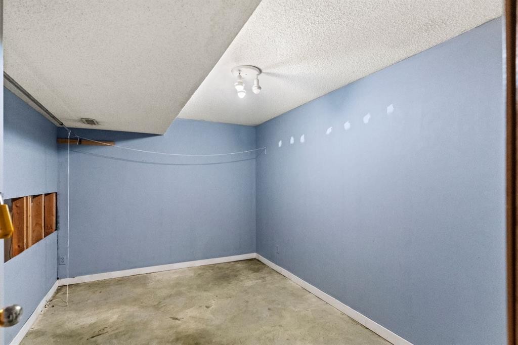 72 Templeson Way Ne, Calgary, AB - Indoor Photo Showing Other Room